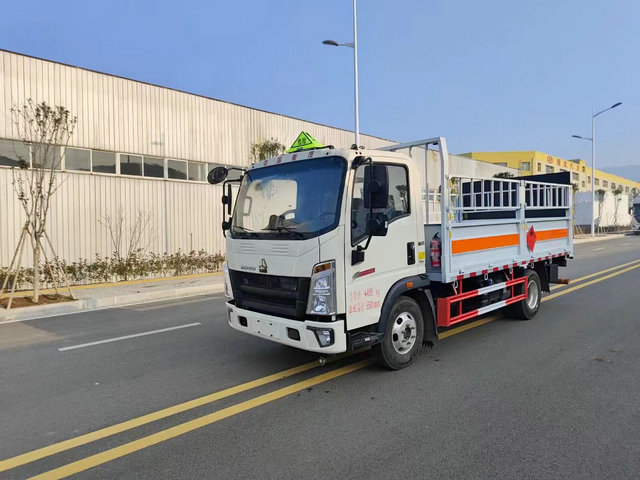 重汽豪沃氣瓶運輸車
